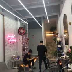 -茶发Salon·烫发染发理发