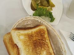 香烤全麦面包-小白桦西餐厅
