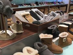 -UGG(燕莎奥特莱斯购物中心店)
