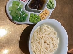 老北京炸酱面-四季民福烤鸭店(西单华威约饭街店)