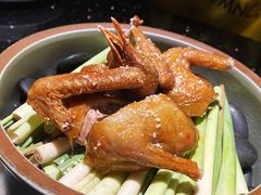 盐焗香茅乳鸽-小运河·公馆(国贸店)