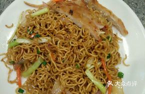 Pan-fried Pork Chop with Instant Noodles