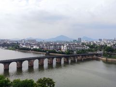 -披云山庄