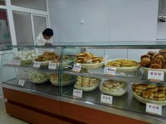 面包甜点陈列柜-太原面食店(解放路店)