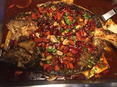 -鸣记脆皮烤鱼·海鲜烤鱼(三八广场店)