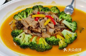 Stir-Fried Boneless Crucian Carp