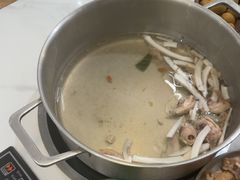 -喃喃椰·糟粕醋·椰子鸡火锅(七堡花园店)