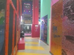 -欧酷世界动力星球(王府井奥莱UP TOWN店)
