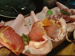 -wineapp葡萄酒餐吧(外滩金融中心店)