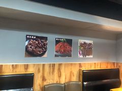 -何氏串串香火锅(翠亨店)