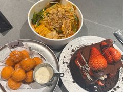 -W COLLECTIVE  DESSERT SHOP