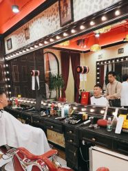 -东方先生国潮男士理发馆