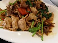 石榴花炒肉-乡绅本色白家厨坊