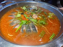 -野山舂·贵州现舂酸汤火锅(鸿通城店)