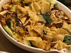 炝豆皮-三鞭一花·独一处·元英砂锅(海光寺店)
