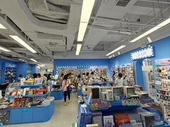 -Love Star追星馆(上海静安大悦城店)