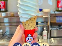 -蜜雪冰城(东靖路地铁站店)