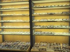 -优医视平价眼镜蔡司依视路折扣工厂店(德胜门店)