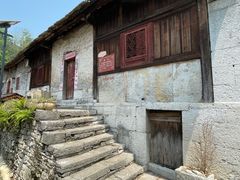 -高荡千年布依古寨旅游景区