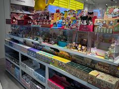 -名创优品(北京新中关购物中心地铁层店)