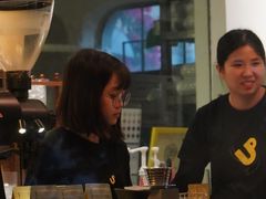 -彳亍咖啡·这里(水湾路店)