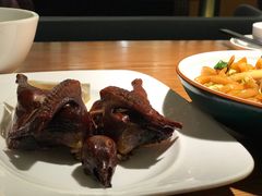 红烧乳鸽-点心传说·粤菜点心(佐阾虹湾店)