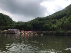 -安吉龙王山峡谷漂流