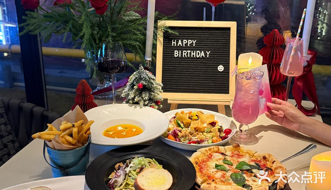 圣诞绝美江景餐厅🍴…这个夜色太美🏙️！