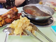 -荣吉招牌自助骨头锅(顾乡店)