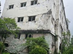 -四川汶川特大地震漩口中学遗址