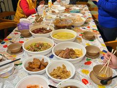 -小草屋轰趴馆别墅派对新场团建家庭聚会