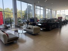 -上海永达奥诚奥迪4S店(申江路店)