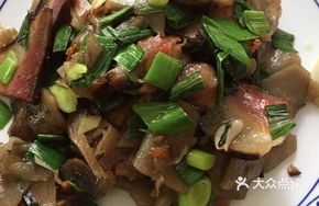Shao Pi Stir-fried with Preserved Pork