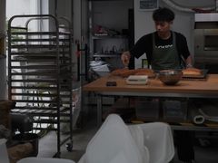 偷看小哥哥做麵包-怪 kafe.