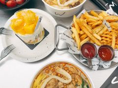 -W COLLECTIVE  DESSERT SHOP