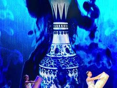 -工人俱乐部剧场杂技表演