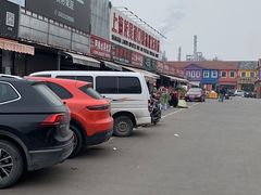 -上海龙吴水胜海发市场