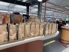 -星巴克(上海虹桥站2A检票口)