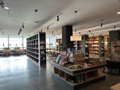 -魔方城市书房(中街益田店)