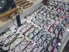 -三叶眼镜城批发市场(上海火车站店)