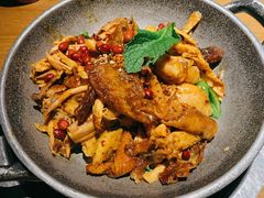 手撕扁担鸡-吃饭皇帝大土家民族菜(正大广场店)