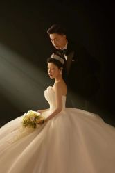 -喜爱高定婚纱摄影