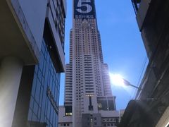 -彩虹云霄拜约克摩天塔