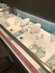 -潮宏基珠宝旗舰店(苏宁广场店)