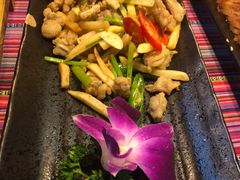 -香巴拉云南餐厅(华莱坞店)