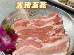 -围炉肉舍•炭烤活鳗•丹东海鲜烤肉(步行街店)