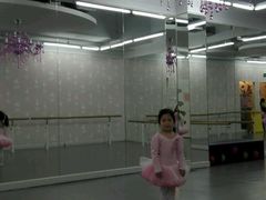 -Isee灰姑娘国际儿童艺术中心(BHGMall店)