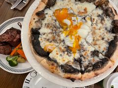 黑松露溏心蛋披萨-IL TEATRO 精品意大利餐厅