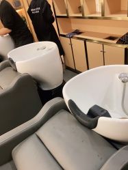 -一東造型烫发染发