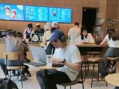 -星巴克(上海长宁来福士1F店)